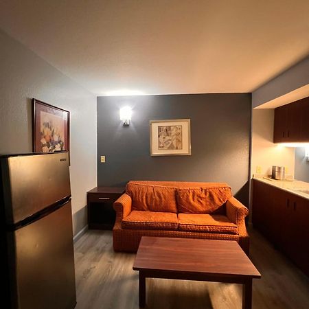 Blisspoint Inn & Suites, Northwood Esterno foto