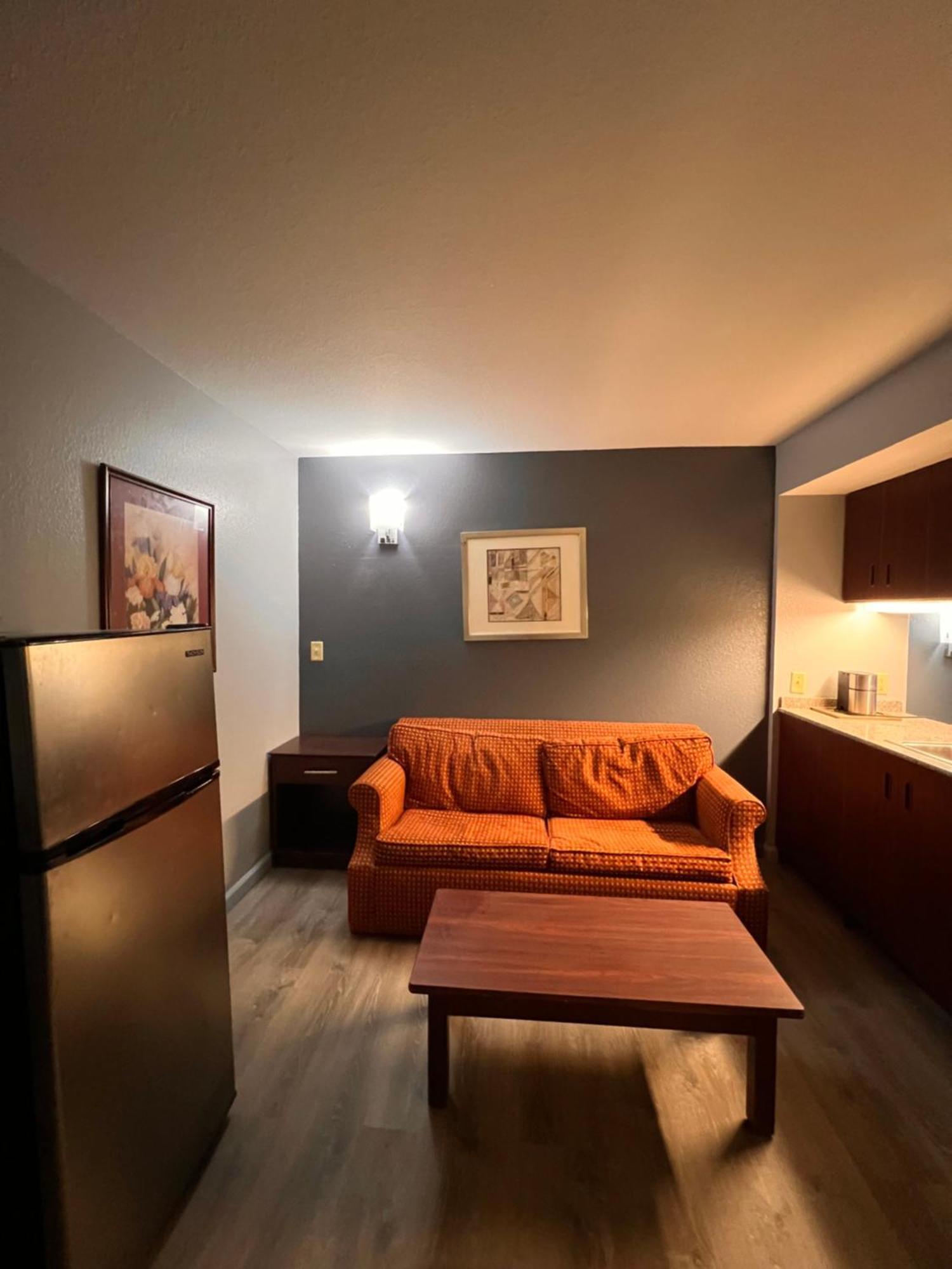Blisspoint Inn & Suites, Northwood Esterno foto