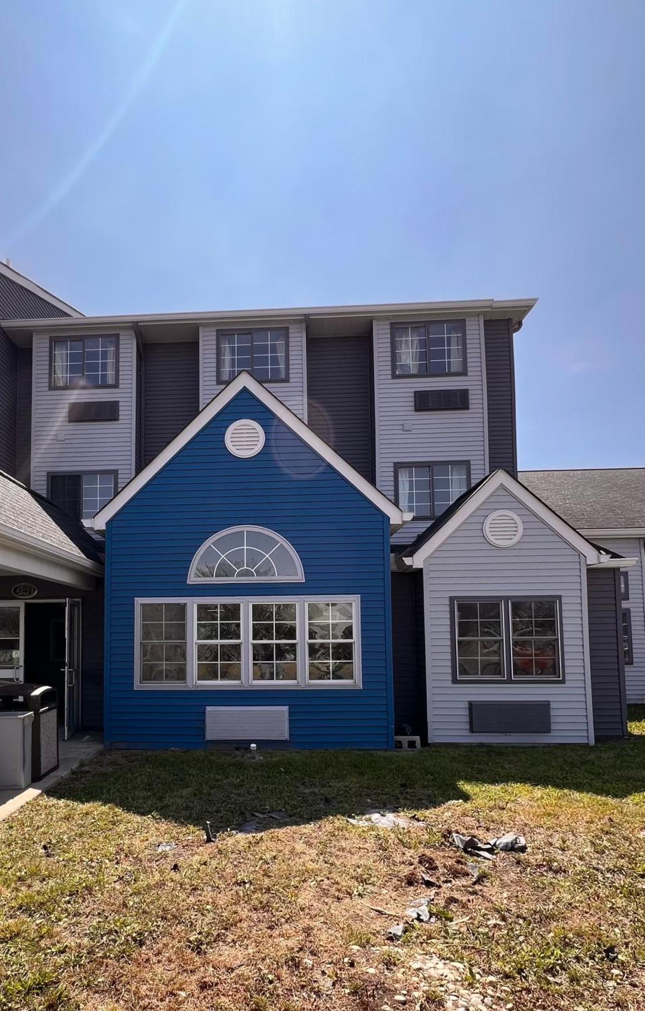 Blisspoint Inn & Suites, Northwood Esterno foto